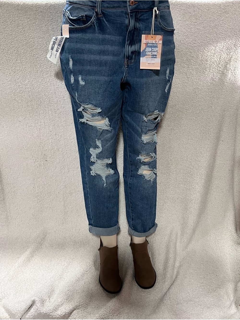 Distressed Boyfriend Jeans in Medium Blue - Unbranded